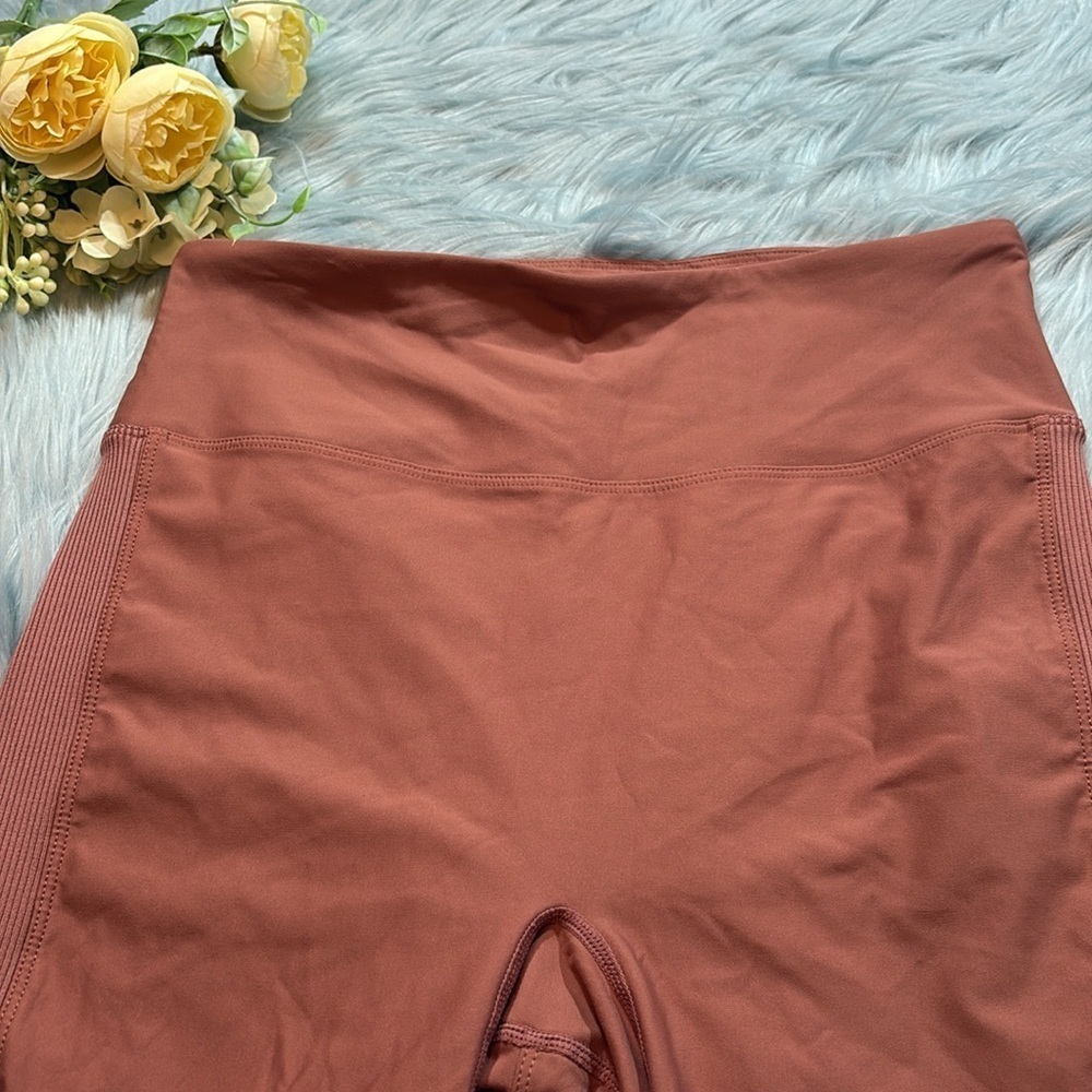 NYLORA Farrah Biker Brown Tan High Rise Shorts sz M - Picture 3 of 9